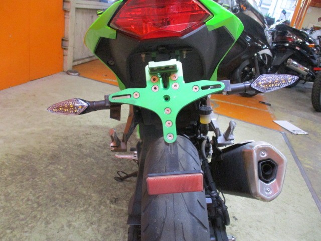 Ｒ周りはこの通り綺麗にフェンダーレスＫＩＴ組み込み済み！！ウインカーもお洒落な社外品ですよ！決済価格